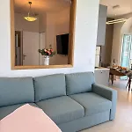아파트 Neptune Ap4453 By Riviera Homes